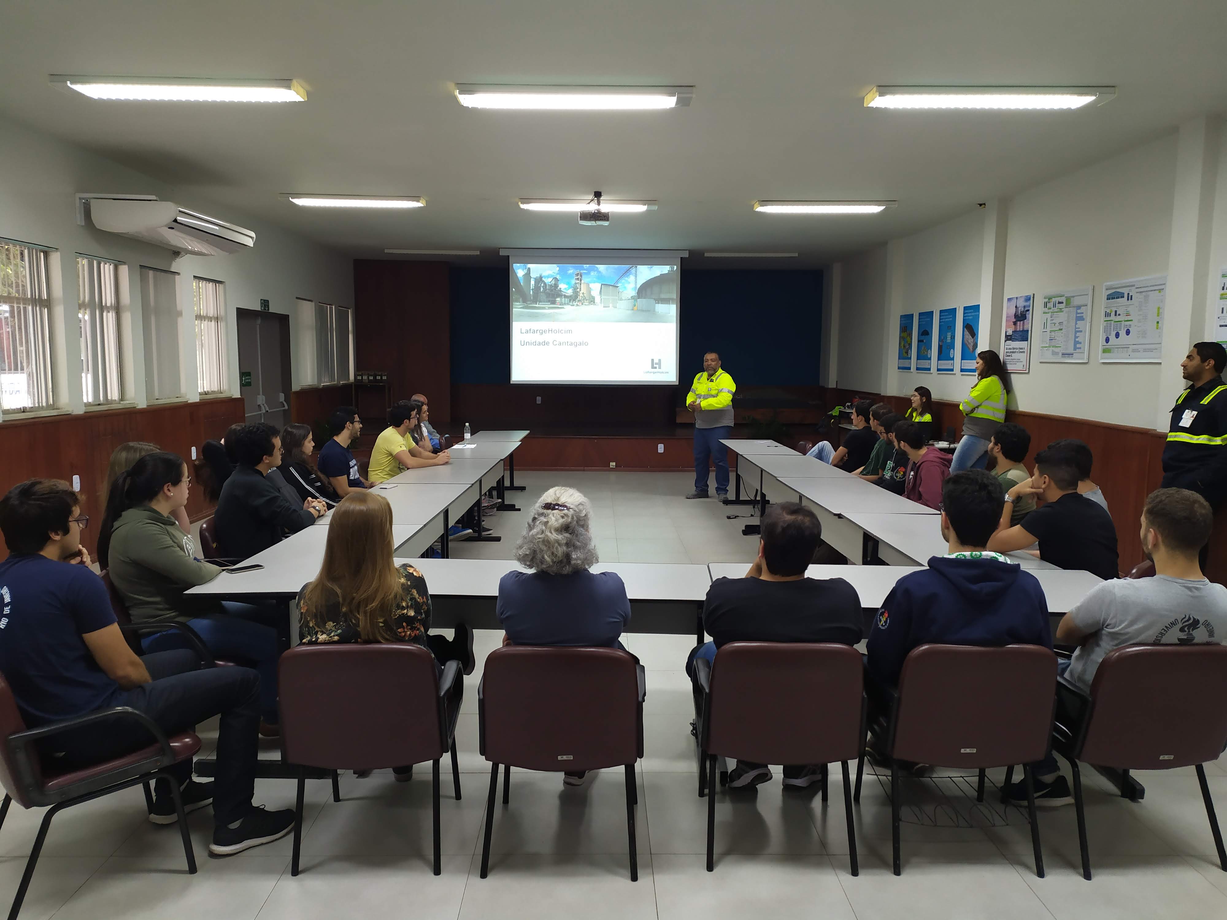 UERJ IPRJ 20190804 Visita Holcim 01